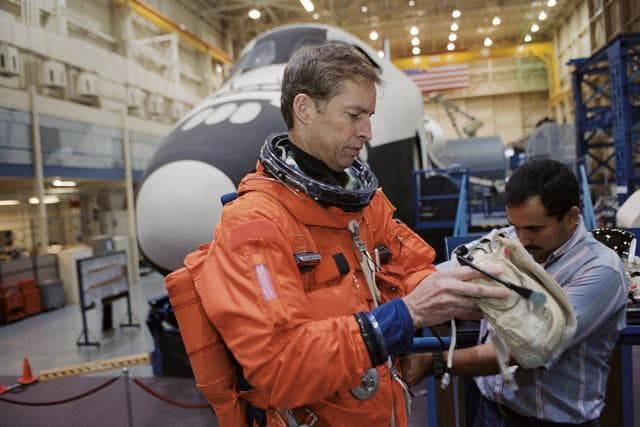 NASA image: Preflight coverage of STS-113 & Expedition Six during PRL ingress training