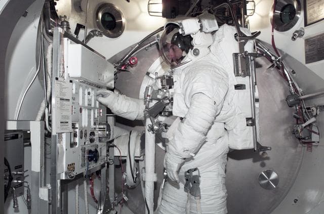 NASA image: Photographic coverage of STS-108 Philippe Perrin