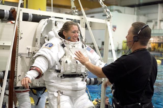 NASA image: STS-112 Preflight EVA Training at the NBL with astronaut Sandra Magnus