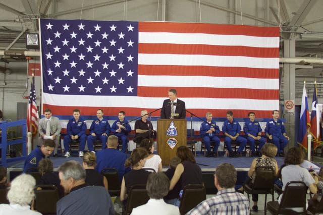 NASA image: STS-111 & Expedition 4 Crew Return Ceremony