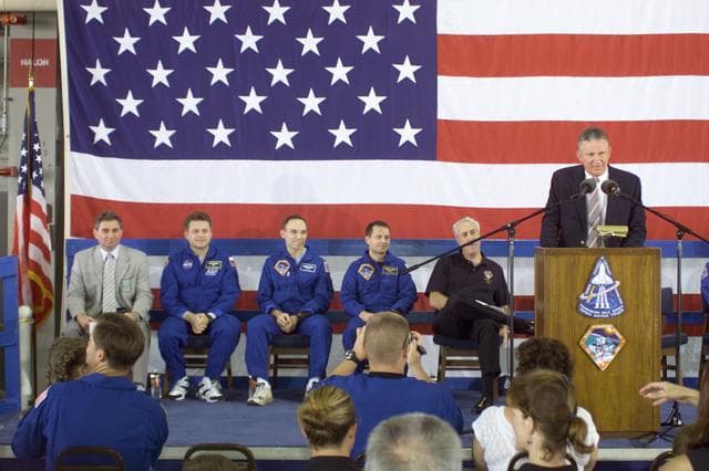 NASA image: STS-111 & Expedition 4 Crew Return Ceremony
