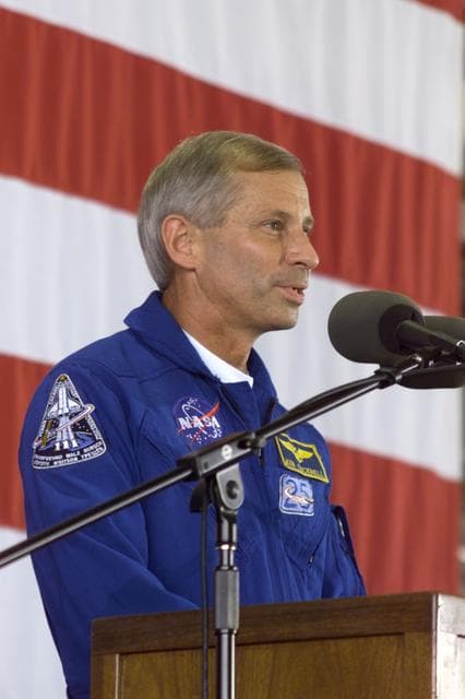 NASA image: STS-111 & Expedition 4 Crew Return Ceremony