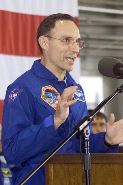 NASA image: STS-111 & Expedition 4 Crew Return Ceremony