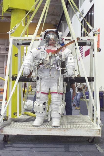 NASA image: Photographic coverage of STS-112 Preflight Training, Sonny Carter Training Facility, NBL.