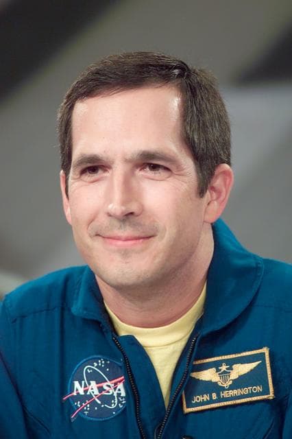 NASA image: STS-113 & Expedition Six preflight press conference