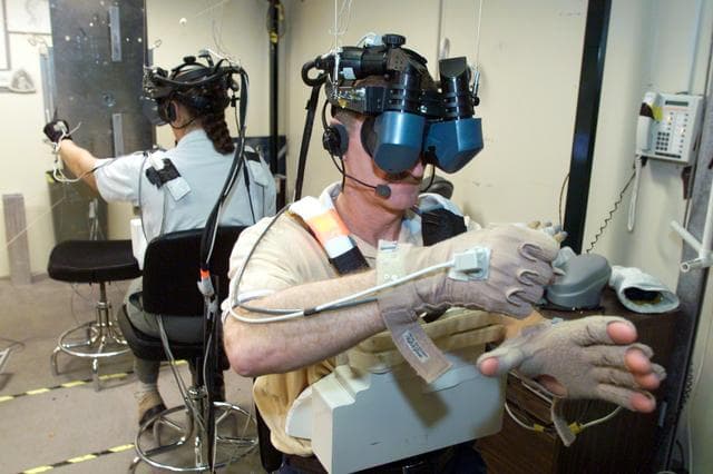 NASA image: STS-115 & Expedition 7 Preflight Training in VR Lab, Bldg. 9.