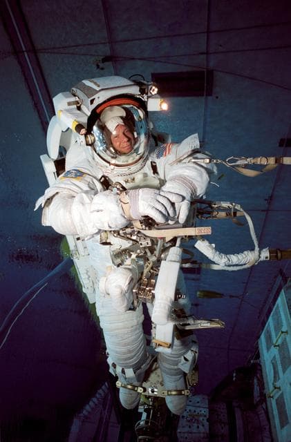 NASA image: Photographic coverage STS-116 crew training underwater in the NBL.