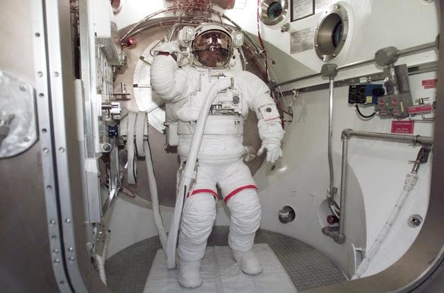NASA image: STS-114 SSATA Crew Training - Noguchi, STB-ST-621