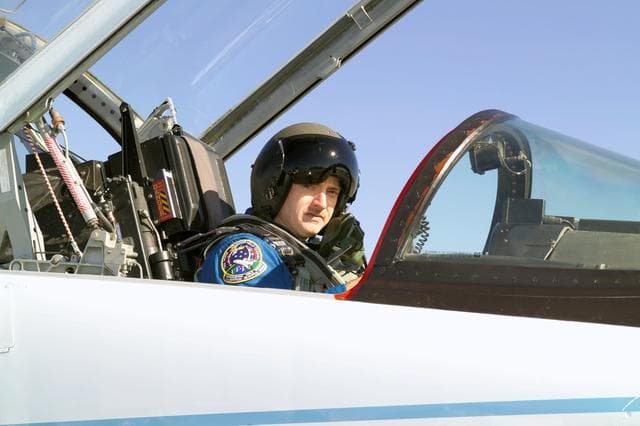 NASA image: STS-121 crew prepping for T-38 flight