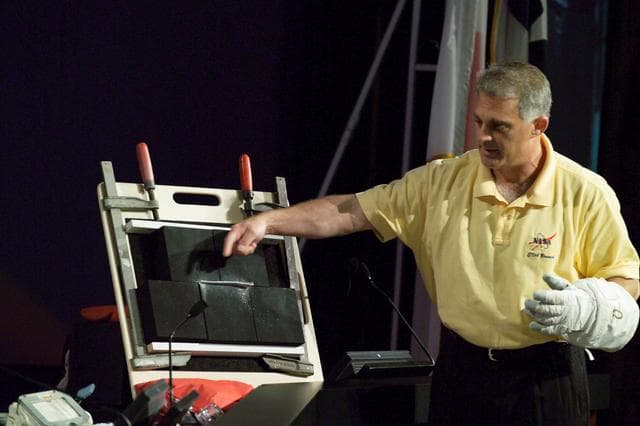 NASA image: STS-114 Flight Directors Press Conference