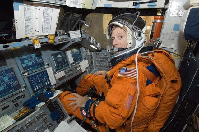 NASA image: STS-115 Preflight Documentation - Post Insertion Training