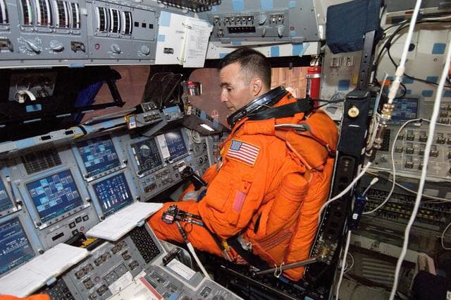 NASA image: STS-117 Crew Training during suited PI/DO Prep in CCT-II mockup