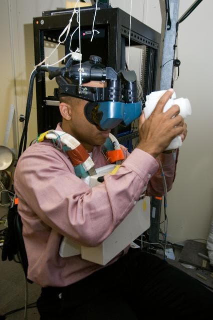 NASA image: STS-116 Preflight Training, VR Lab