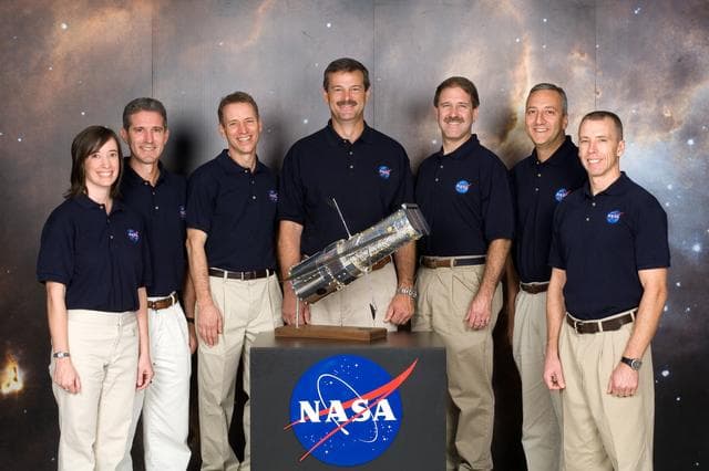 NASA image: STS-125 Hubble Crew Press Conference and Group Photos