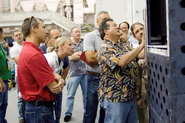 NASA image: STS-122 Neutral Buoyancy Laboratory (NBL) at the Sonny Carter Training Facility (SCTF) Training Session