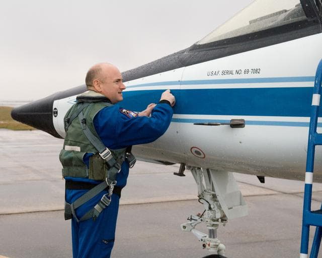 NASA image: STS-118 Crew Members prepare to fly T-38s to KSC