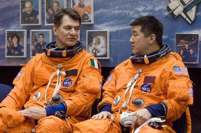 NASA image: STS-120 Crew Training, Bldg. 9NW, FFT Mockup