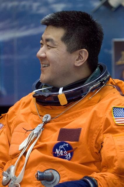 NASA image: STS-120 Crew Training, Bldg. 9NW, FFT Mockup