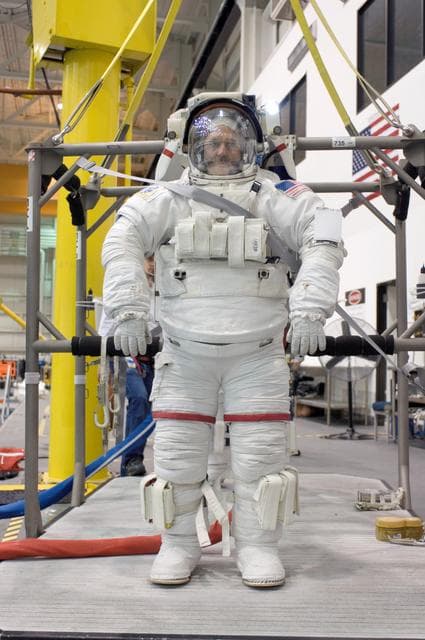 NASA image: STS-125 Crewmembers prepare for NBL Dive