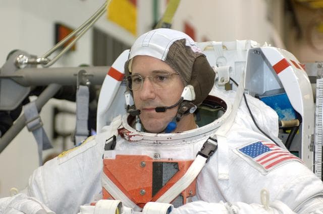 NASA image: STS-125 Crewmembers preparing for NBL dive