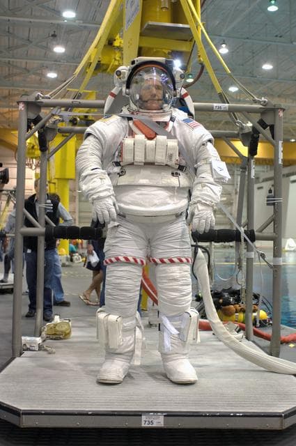 NASA image: STS-125 Crewmembers preparing for NBL dive