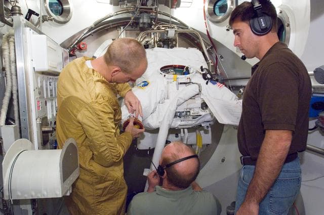 NASA image: Crew Airlock Training, INC-15, SSATA Chamber, STB-ST-797 (Anderson)