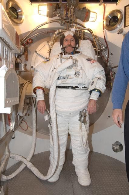 NASA image: Crew Airlock Training, SSATA Chamber STB-SS-1842