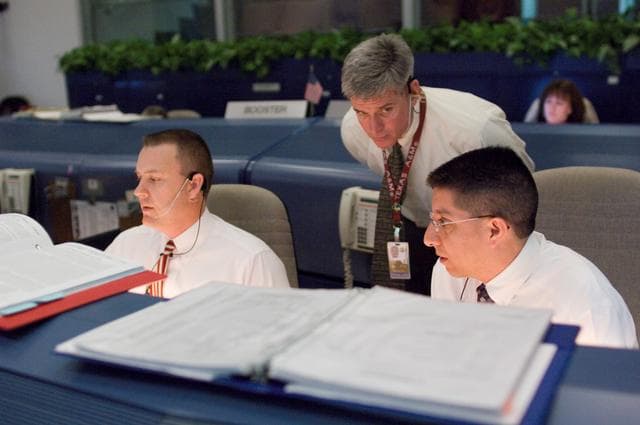 NASA image: STS-122 flight controllers in WFCR during launch
