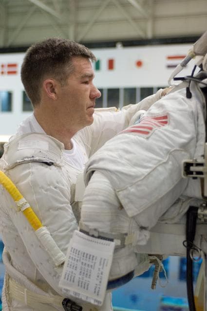 NASA image: STS-126 suitup