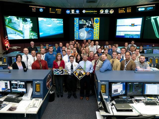 NASA image: STS-124/1J ISS Orbit 1 flight control team portrait