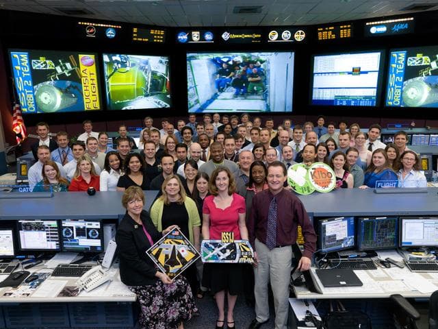 NASA image: STS-124/1J ISS Orbit 2 flight control team portrait