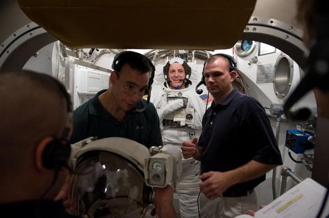 NASA image: SSATA Crew Training for STS-119 (CM: Arnold), STB-SS-1862