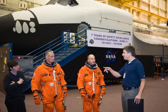 NASA image: STS-128 / Expedition 20 crew during CCT Bailout Training