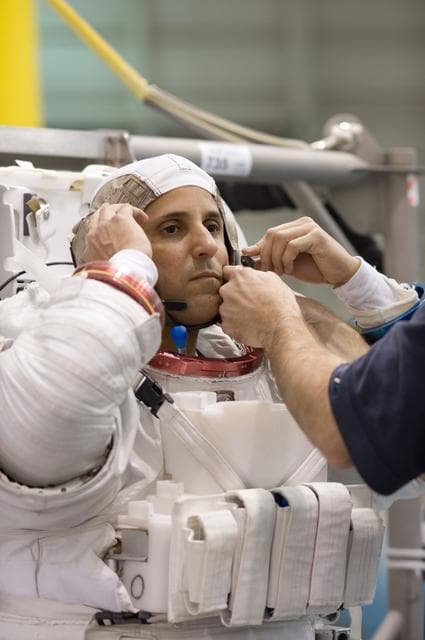 NASA image: STS-119 NBL EVA3 Training