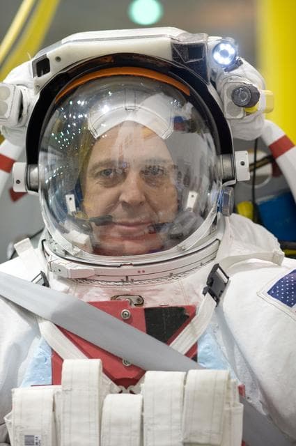 NASA image: STS-119 NBL EVA3 Training