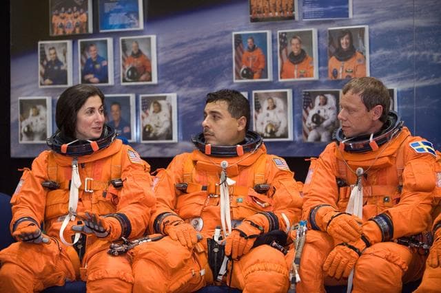 NASA image: STS-128 Egress Training with Expedition 26 Crewmember