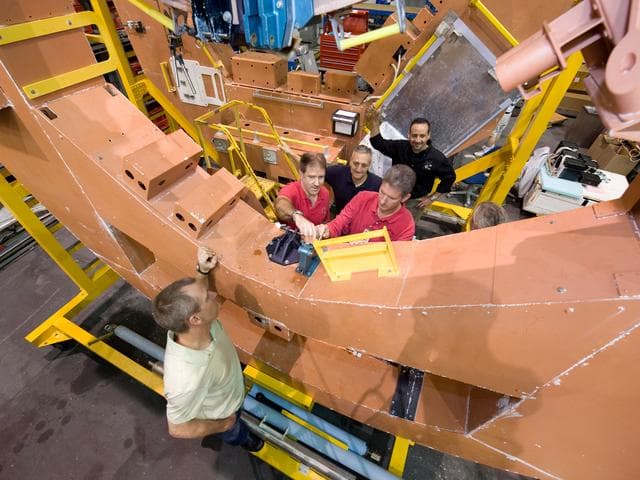 NASA image: STS-125 EVA OPS 1G training 