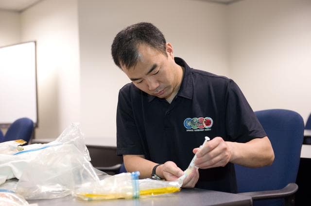 NASA image: Expedition 21-22 Training: Bisphosphonates Ops with Soichi Noguchi  