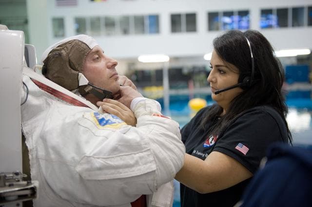 NASA image: Soichi Noguchi preparations for Maintenance EVA task at the NBL 