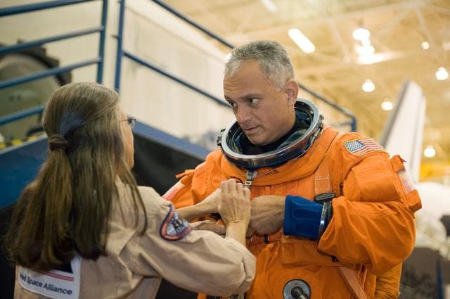 NASA image: STS-128 Preflight Training, Post Insertion Activities