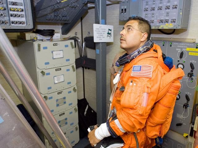 NASA image: STS-128 Preflight Training in Bldg. 5 Fixed Based Simulator
