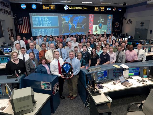NASA image: STS-125 Flight Control Team in WFCR - Ascent/Entry with Flight Director Norman Knight