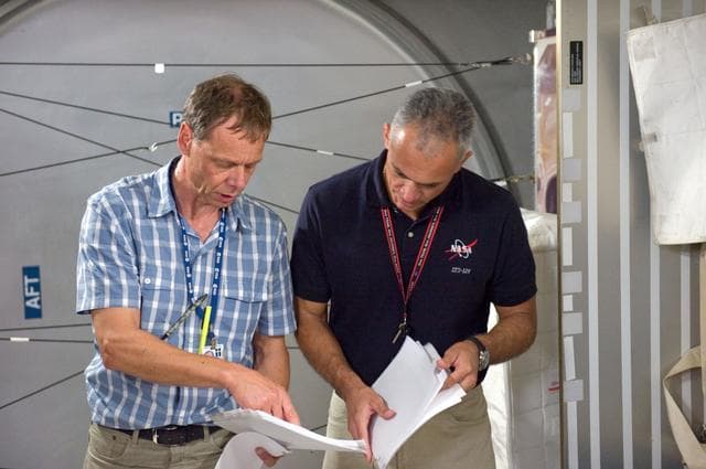 NASA image: STS-128 crew during their SSMTF TRANS HANDS-ON review in Bldg. 9NW. 