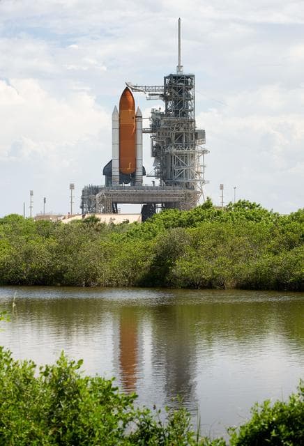 Space Shuttle Endeavour on Pad 39a