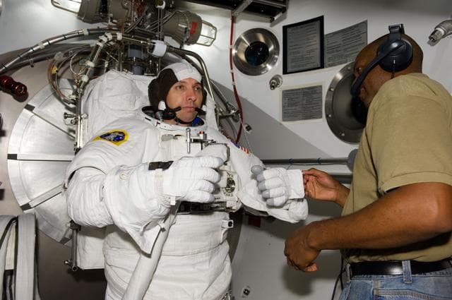 NASA image: SSATA Crew Training (Bresnik)