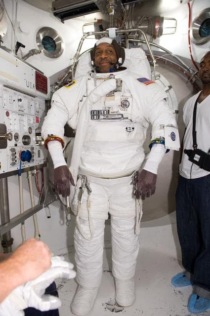 NASA image: SSATA Crew Training and EMU Verification for STS-129 crew member Robert Satcher 