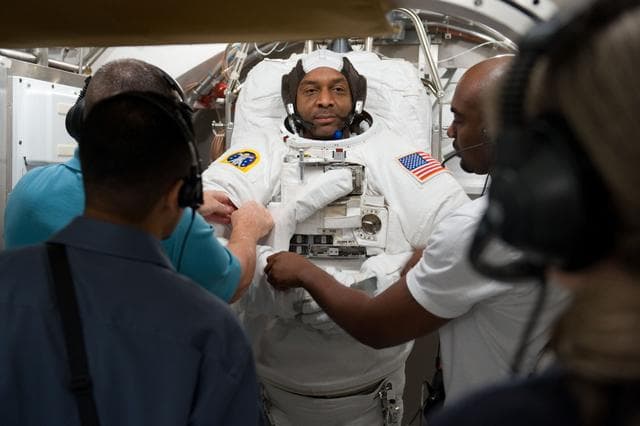 NASA image: SSATA Crew Training and EMU Verification for STS-129 crew member Robert Satcher 