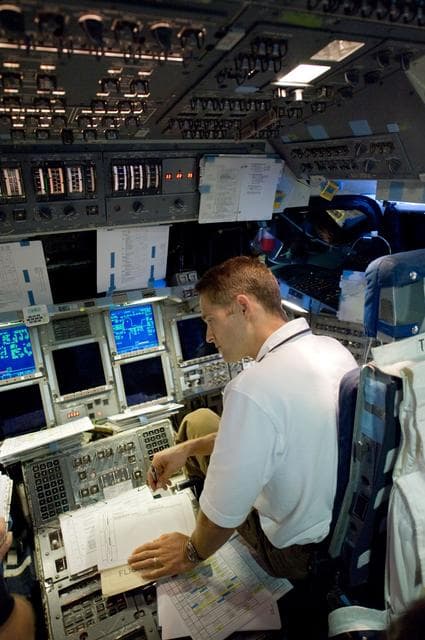 NASA image: 02704-STS-131-B5 Deorbit Prep_ 9-11-09