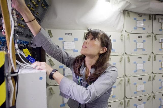 NASA image: 02704-STS-131-B5 Deorbit Prep_ 9-11-09