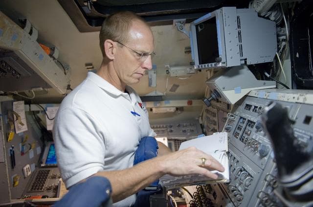 NASA image: 02704-STS-131-B5 Deorbit Prep_ 9-11-09